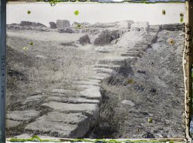 Image représentant Voie dallée et escalier