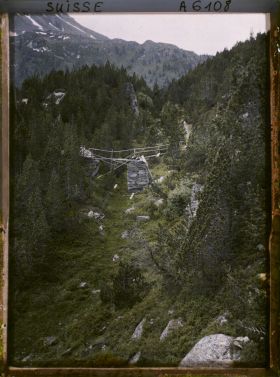 Image représentant Un pont de fortune dans la région de Maloja