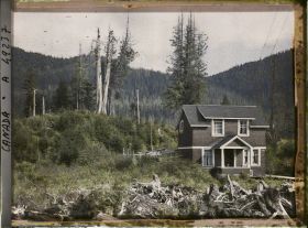 Image représentant Canada, Prince Rupert, Maison s/ lisière du défrichement