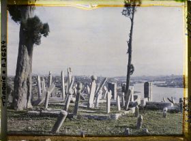 Image représentant Turquie, Constantinople - Eyoub, Cimetière d'Eyoub - Vue panoramique s/ la Corne d'Or, Galata et Stamboul autre aspect