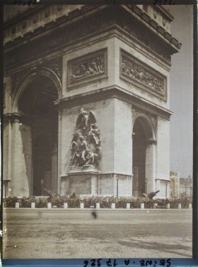 Image représentant Canons autour de l'Arc de Triomphe pour les fêtes de la Victoire des 13 et 14 juillet 1919