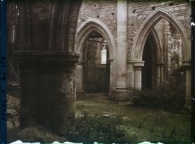 Image représentant France, Etain, Une vue intérieure de l'Eglise