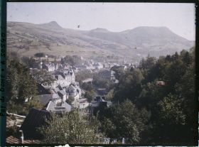 Image représentant France, La Bourboule, Vue gle prise vers le N.E - au fond, à dr. le Puy Gros