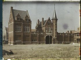 Image représentant Belgique, Zonnebeke, Ecole St Lucas reconstruite