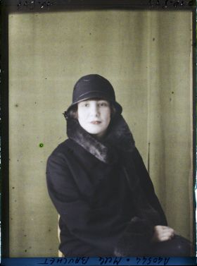 Image représentant https://musee-albert-kahn.s-museum.fr/home/NWQ2OTAwYzNmYjZlZTk1ZWQwODJmMjY4L2dlbmVyaWMtbm90aWNlLXRhYi9hdXRob3JpdHkvNjE3YTc5ZjVjZjhiODk2OGIzMzM3ZDIx/5d6900c3fb6ee95ed082f268/generic-notice-tab/authority/617a79ebcf8b8968b3336802 Mademoiselle Bauchet