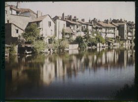 Image représentant Les maisons au bord de la Jordanne, quartier du Pont Rouge