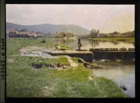 Image représentant La Meurthe et la situation de Raon avec petite fille