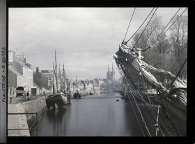Image représentant L'Odet, avec au fond la cathédrale Saint-Corentin