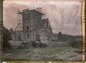 Image représentant France, Presles-et Boves, Eglise en reconstruction (Abside)