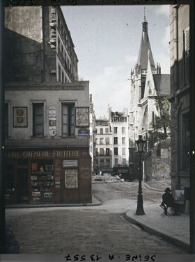 Image représentant Les rues des Prêtres-St-Séverin et de la Parcheminerie vues de la rue Boutebrie