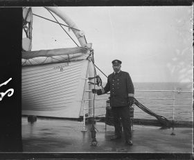 Image représentant Le capitaine Kunth, commandant l'Amerika