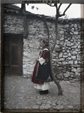 Image représentant Femme en costume d'Ohrid