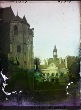 Image représentant France, Vic s/ Aisne, Hôtel de Ville et Château