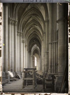 Image représentant France, Reims, Intr de la Cathédrale : la nef droite