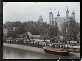 Image représentant Vue sur la Tour de Londres prise de Tower Bridge