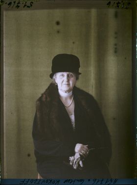 Image représentant La  https://musee-albert-kahn.s-museum.fr/home/NWQ2OTAwYzNmYjZlZTk1ZWQwODJmMjY4L2dlbmVyaWMtbm90aWNlLXRhYi9hdXRob3JpdHkvNjE3YTc5ZjVjZjhiODk2OGIzMzM3ZDIx/5d6900c3fb6ee95ed082f268/generic-notice-tab/authority/617a79ebcf8b8968b3337088 comtesse Olga Kokovtzov