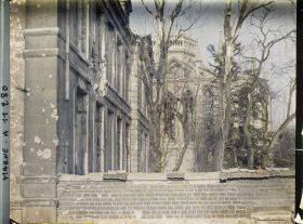 Image représentant L'ancien archevêché (aujourd'hui Palais du Tau) et la chapelle palatine