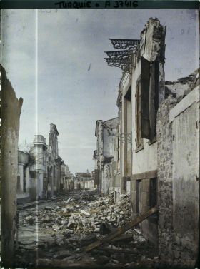 Image représentant Turquie, Smyrne, Incendie de Smyrne en Septembre 1922, Rue Tchaij