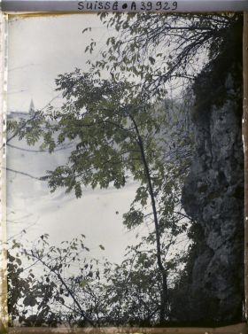 Image représentant Les chutes du Rhin vues du château de Laufen