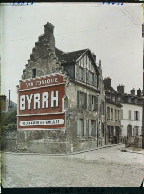 Image représentant France, Compiègne, Vieilles Maisons remises en état, angle des rues des Gournaux et d'Austerlitz