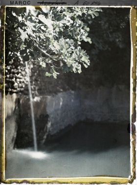 Image représentant Chute d'eau dans un bassin de retenue