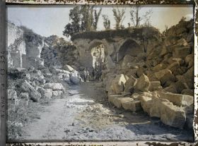 Image représentant France, Coucy le Chau, Porte de la Cour du Donjon
