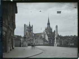 Image représentant La cathédrale Notre-Dame de Lausanne et le pont Bessières depuis la rue Caroline
