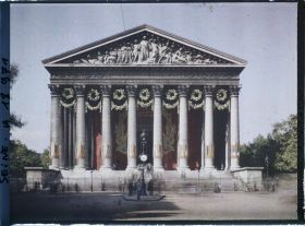 Image représentant La Madeleine au lendemain des fêtes de la Victoire des 13 et 14 juillet 1919