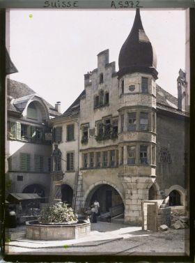 Image représentant La fontaine du banneret sur la place du Ring