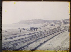 Image représentant Le Cap de la Hève et Sainte-Adresse, vue d'ensemble prise du boulevard Maritime
