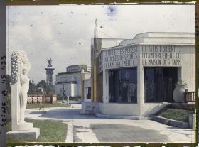 Image représentant L'Exposition des arts décoratifs, Pavillons des Magasins de la place Clichy, sur l'esplanade des Invalides