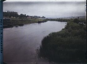 Image représentant La Meuse en aval du pont