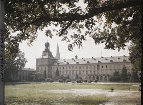 Image représentant Allemagne, Bonn, Une vue vers l'Université