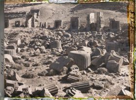 Image représentant Vestiges du palais des cent colonnes, ou salle du trône