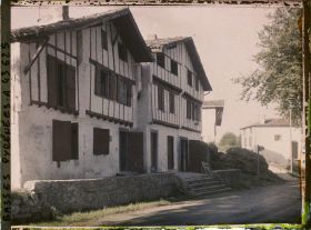 Image représentant France, St Jean de Luz, Maisons basques