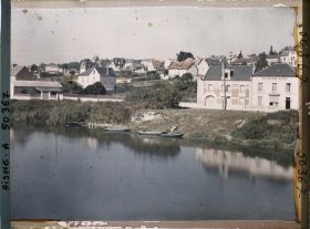 Image représentant France, Pommiers, Le Village vu des rives de l'Aisne