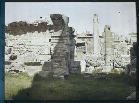 Image représentant Des sculptures romaines, théâtre antique