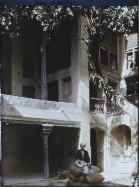 Image représentant La cour d'une vieille demeure