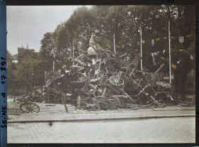 Image représentant Canons exposés sur le rond-point des Champs-Elysées pour les fêtes de la Victoire des 13 et 14 juillet (actuel rond-point Marcel-Dassault)