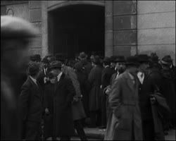 Image représentant Sortie du Congrès socialiste de la Fédération de la Seine, rue Boyer