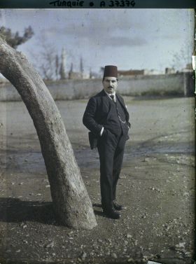 Image représentant Turquie, Magnesie, Portrait du Gouverneur de Magnésie Aziz-Bey