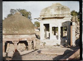 Image représentant Tombeaux non identifiés dans l'enceinte du dargâh de Nizamuddin
