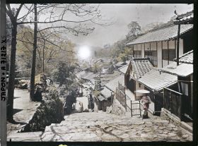 Image représentant Village (station thermale ?) dans une vallée encaissée