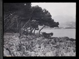 Image représentant Vue de Menton depuis le chemin du littoral Cap Martin
