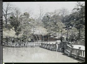 Image représentant Shiba-koen (parc de Shiba) : le sanctuaire shintô Benzaitei