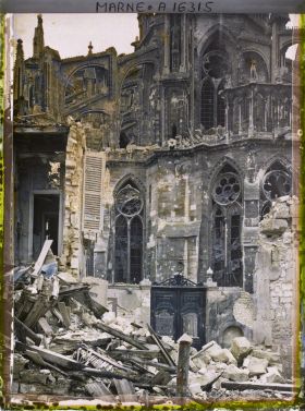 Image représentant France , Reims, Ruines et Abside de la Cathédrale