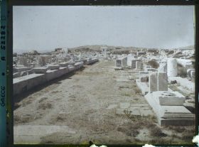 Image représentant Quartier du Hieron (sanctuaire) d'Apollon, l'avenue des Processions conduisant au Hieron (direction nord)