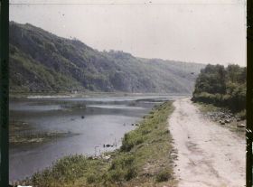 Image représentant Belgique, Hastière, Aspect de la Meuse en aval du Village