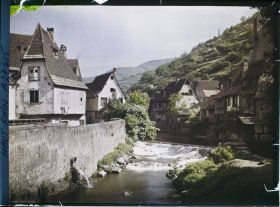 Image représentant France, Kaysersberg, Les bords de la Veiss vers l'amont pris du Pont