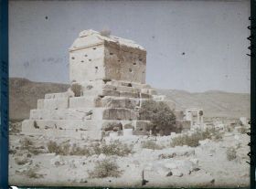 Image représentant Le tombeau de Cyrus II (vers 530 avant JC.)